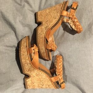 Frye wedges